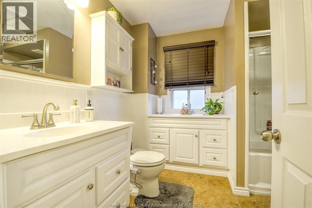 1585 ALEXIS ROAD - 15