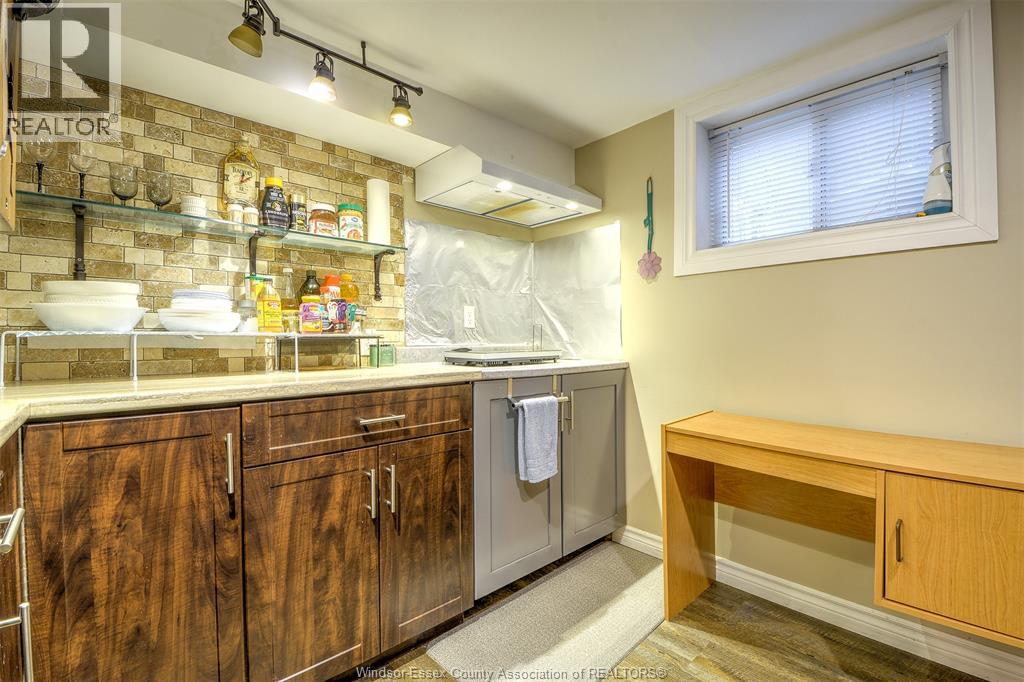1585 ALEXIS ROAD - 20