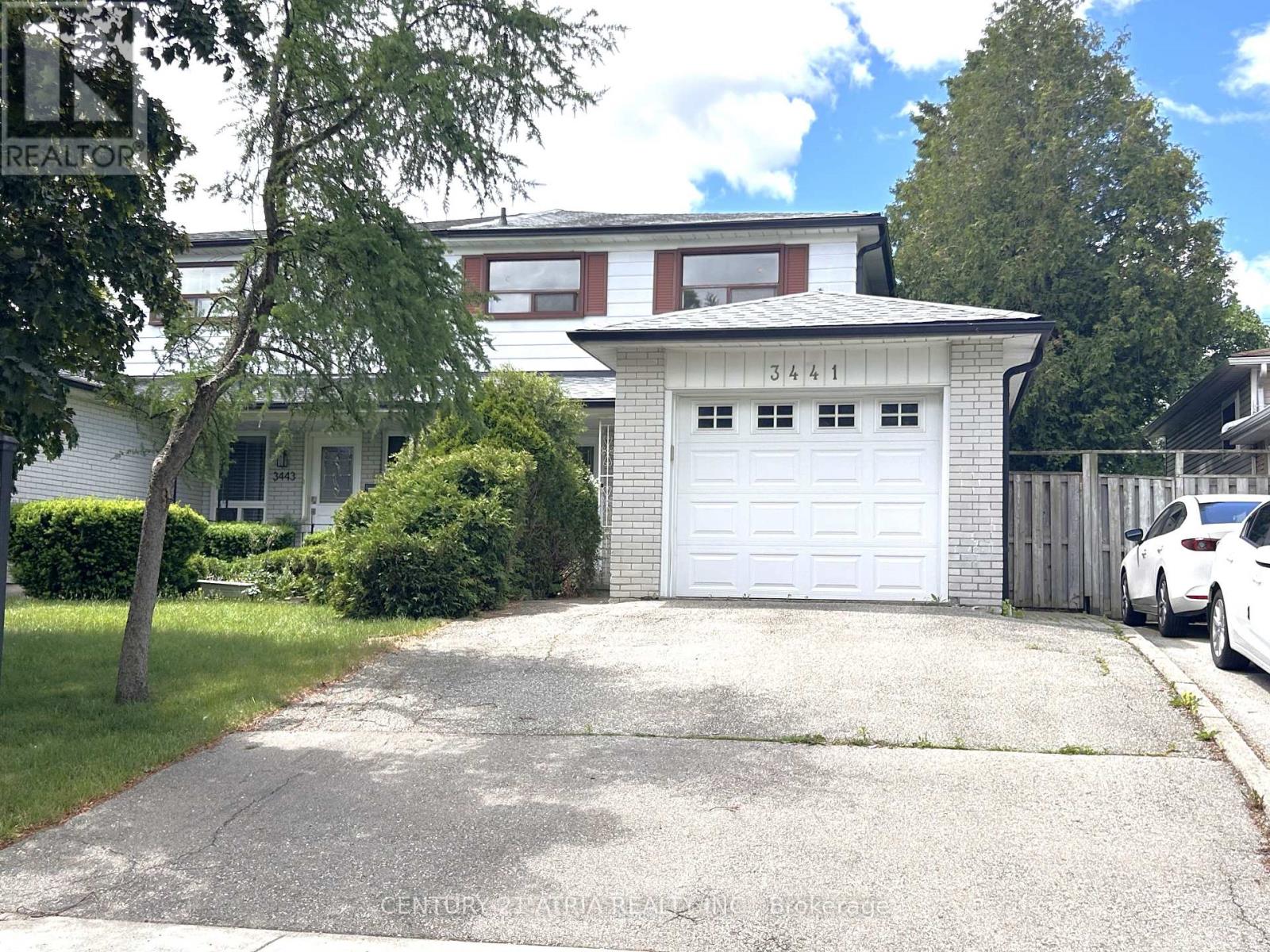 3441 OAKGLADE CRESCENT - 1