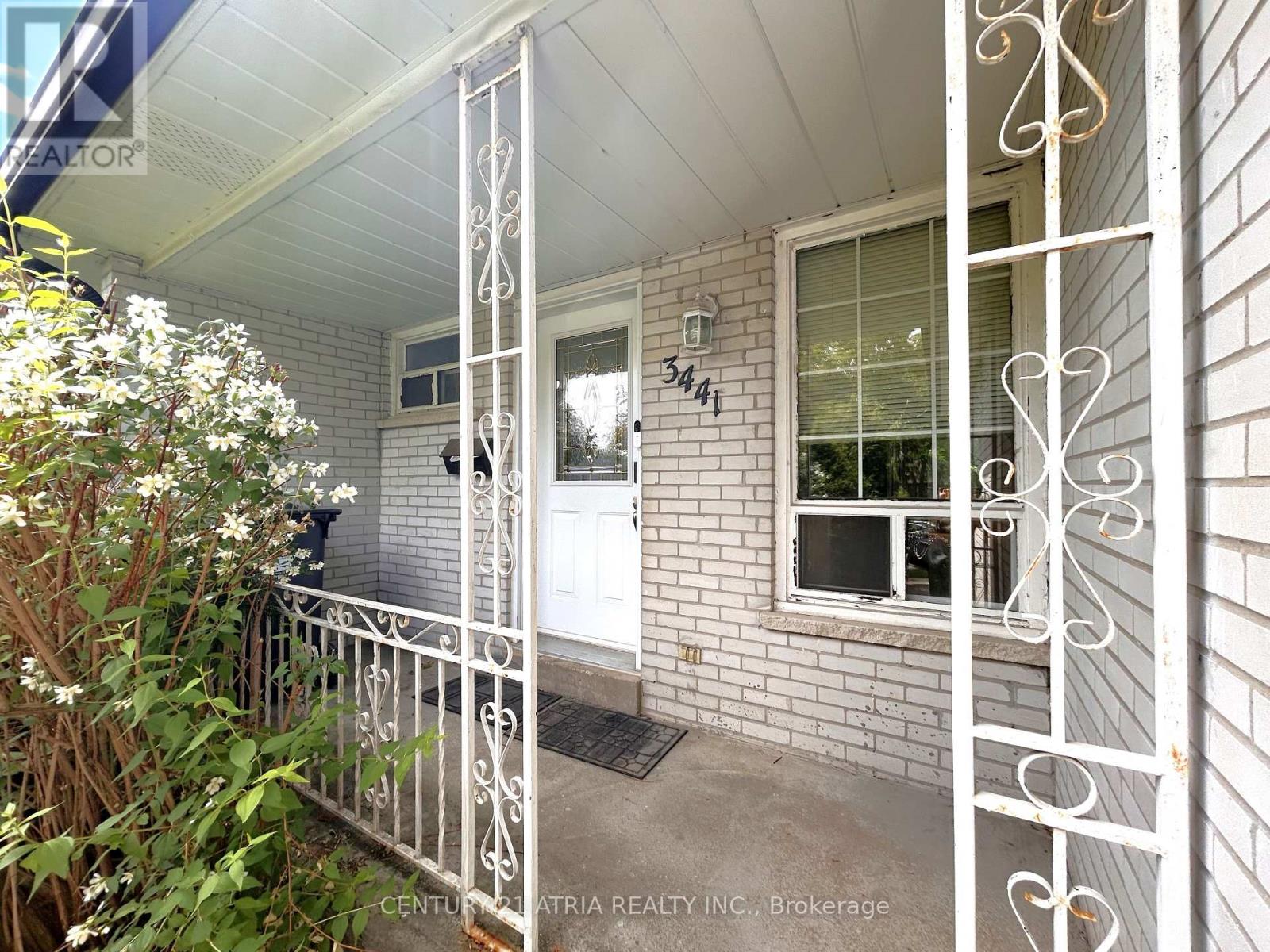 3441 OAKGLADE CRESCENT - 2
