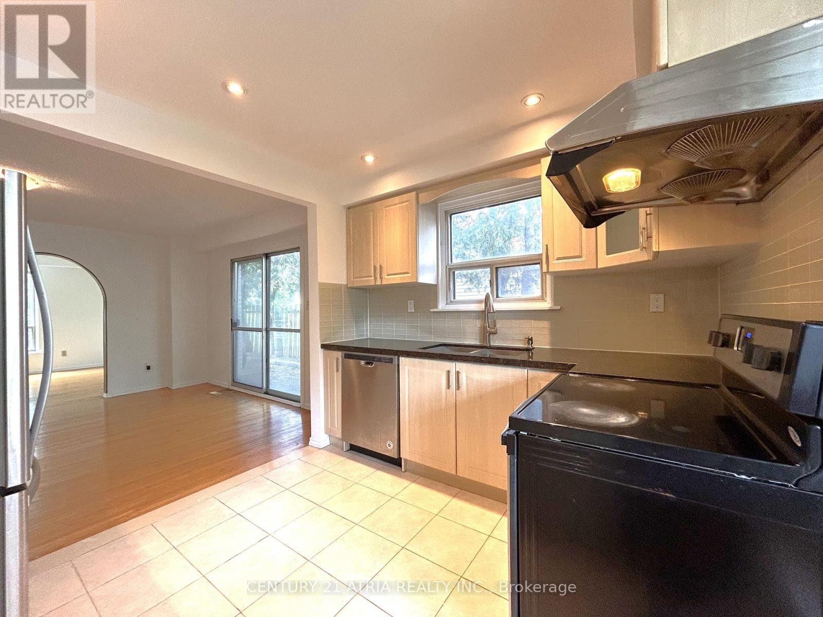 3441 OAKGLADE CRESCENT - 13