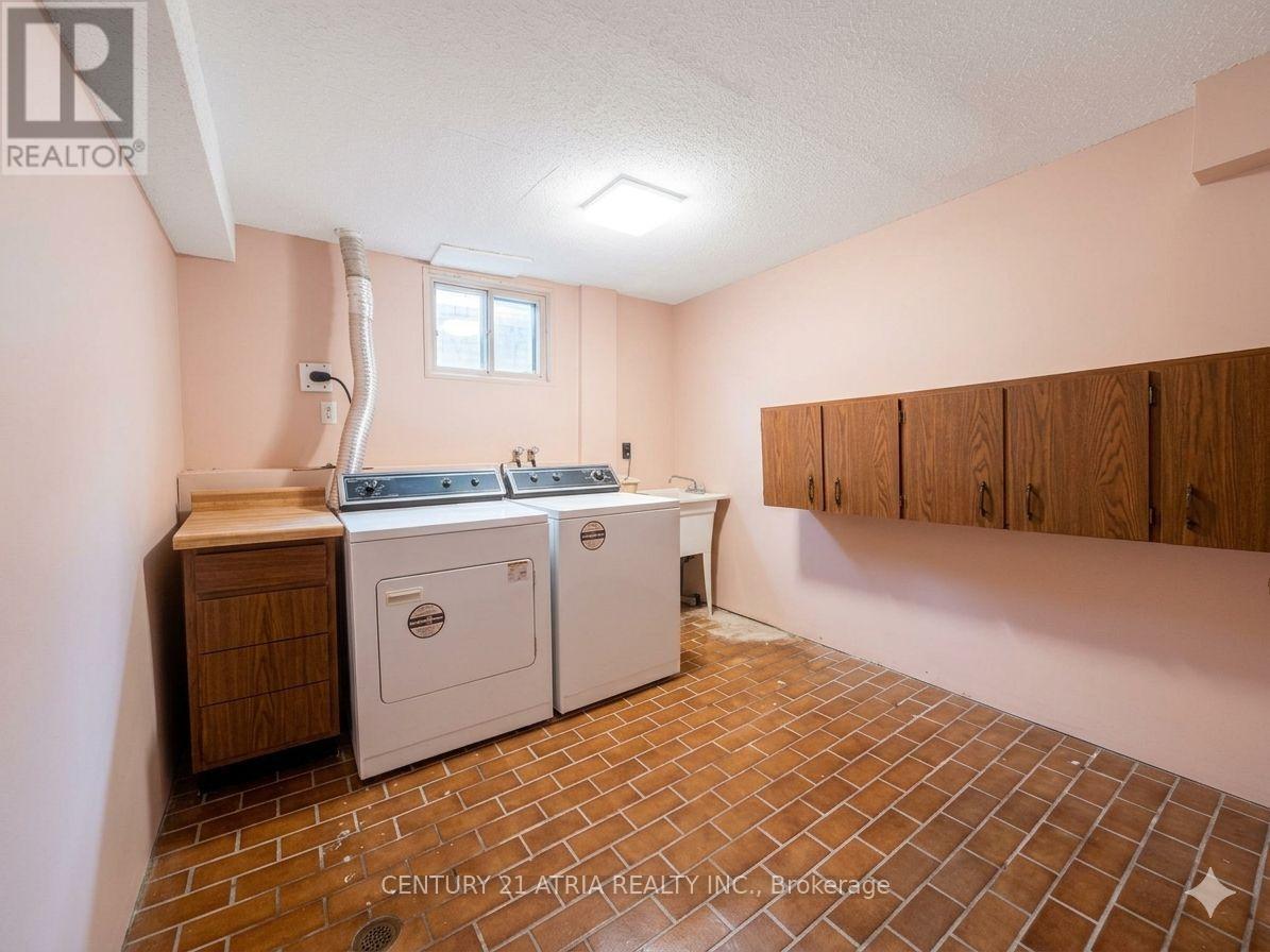 3441 OAKGLADE CRESCENT - 27