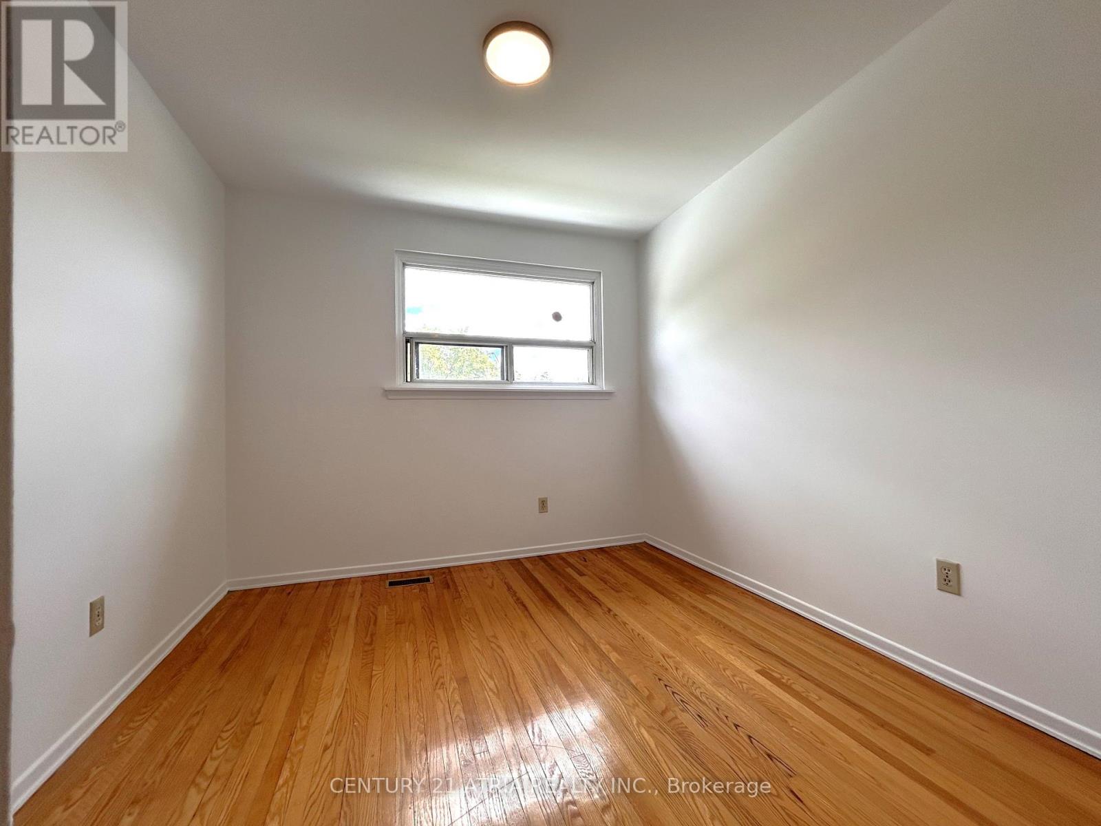 3441 OAKGLADE CRESCENT - 21