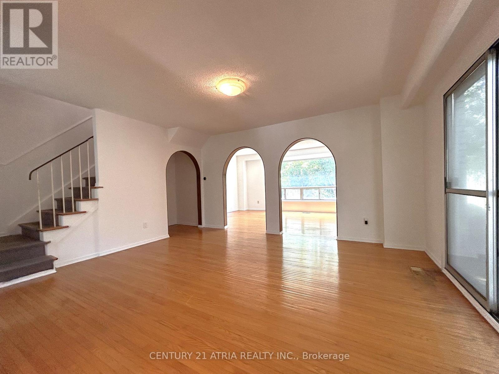 3441 OAKGLADE CRESCENT - 4