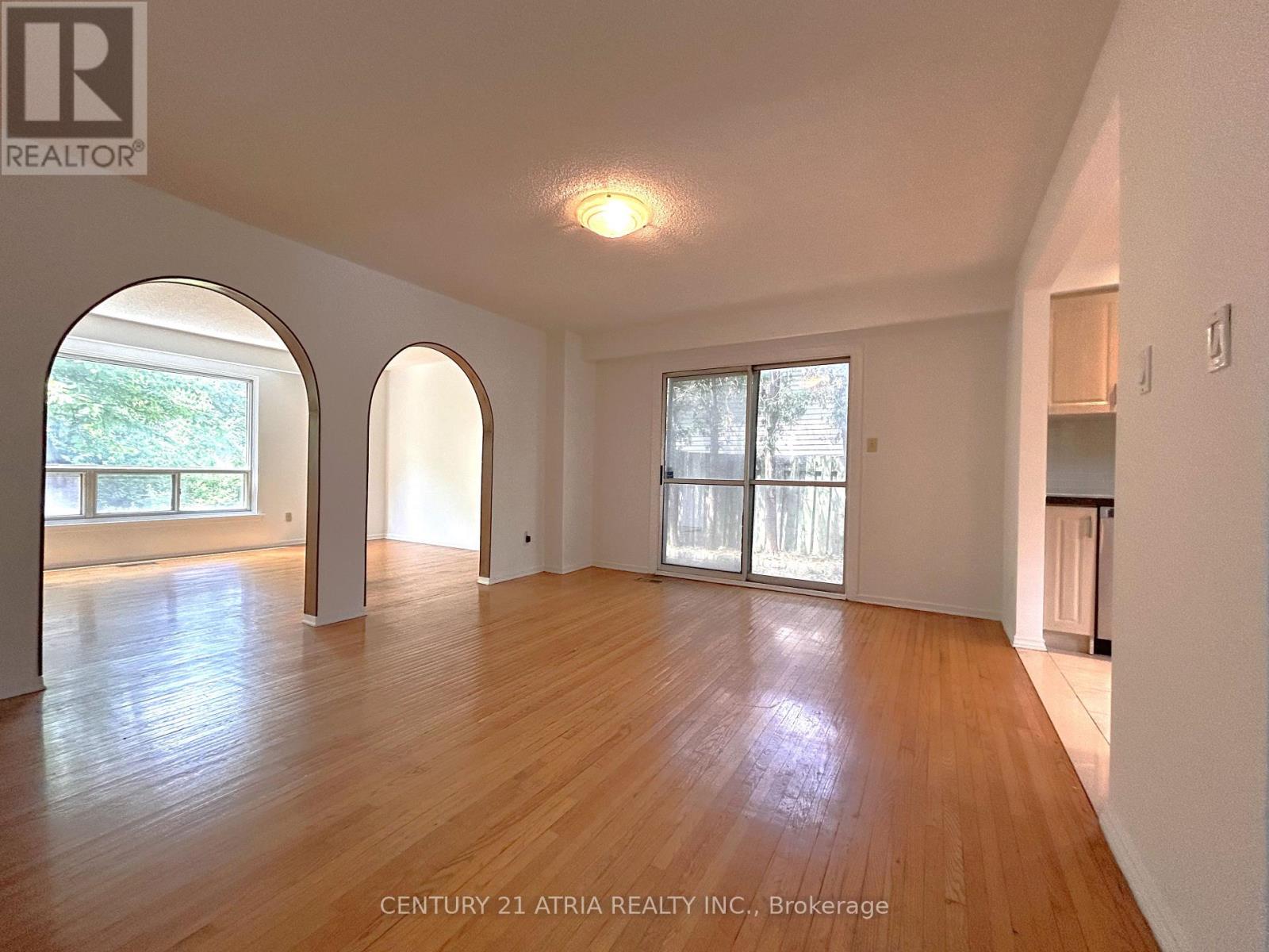 3441 OAKGLADE CRESCENT - 6