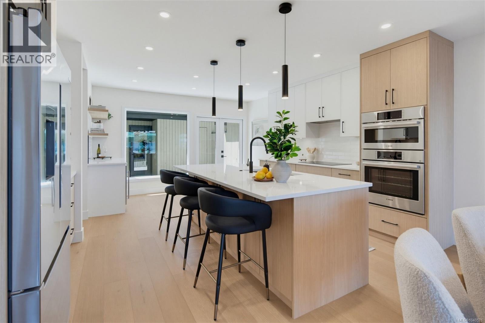 16 2330 Harbour Road, Sidney