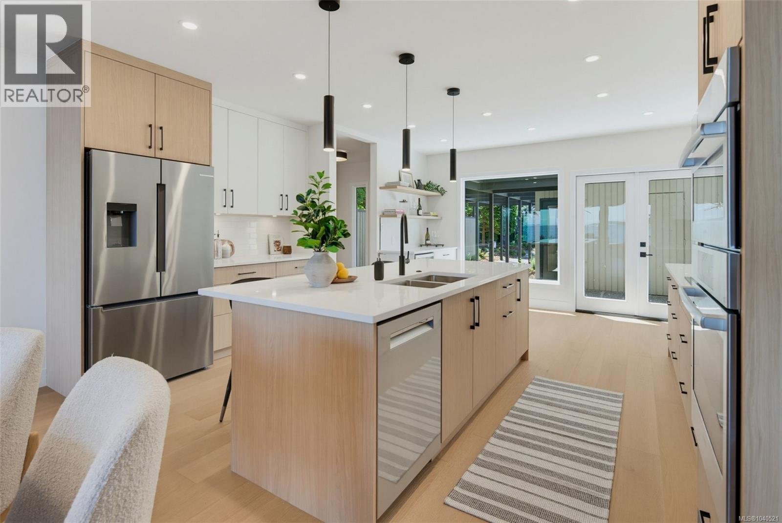 16 2330 Harbour Road, Sidney