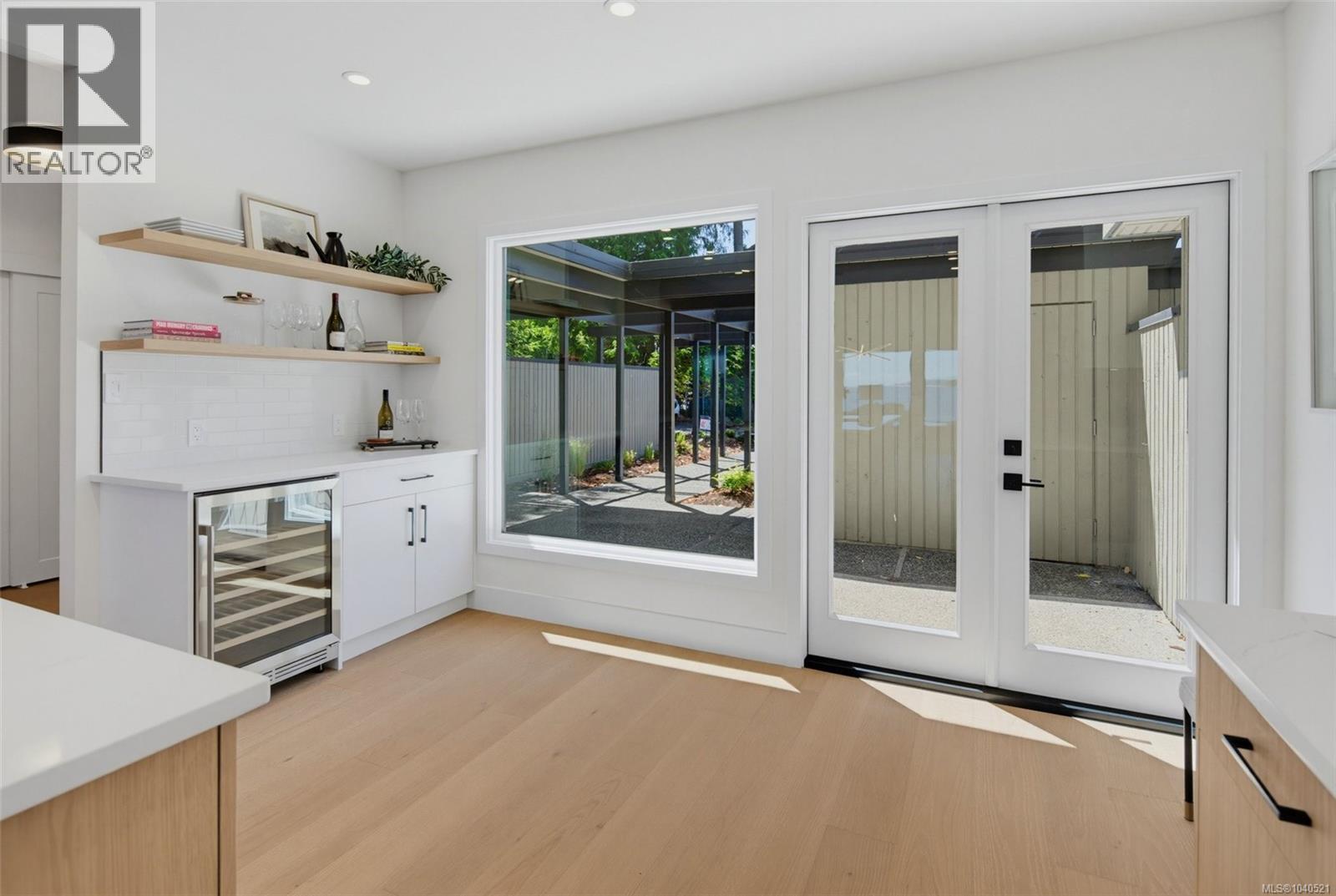16 2330 Harbour Road, Sidney
