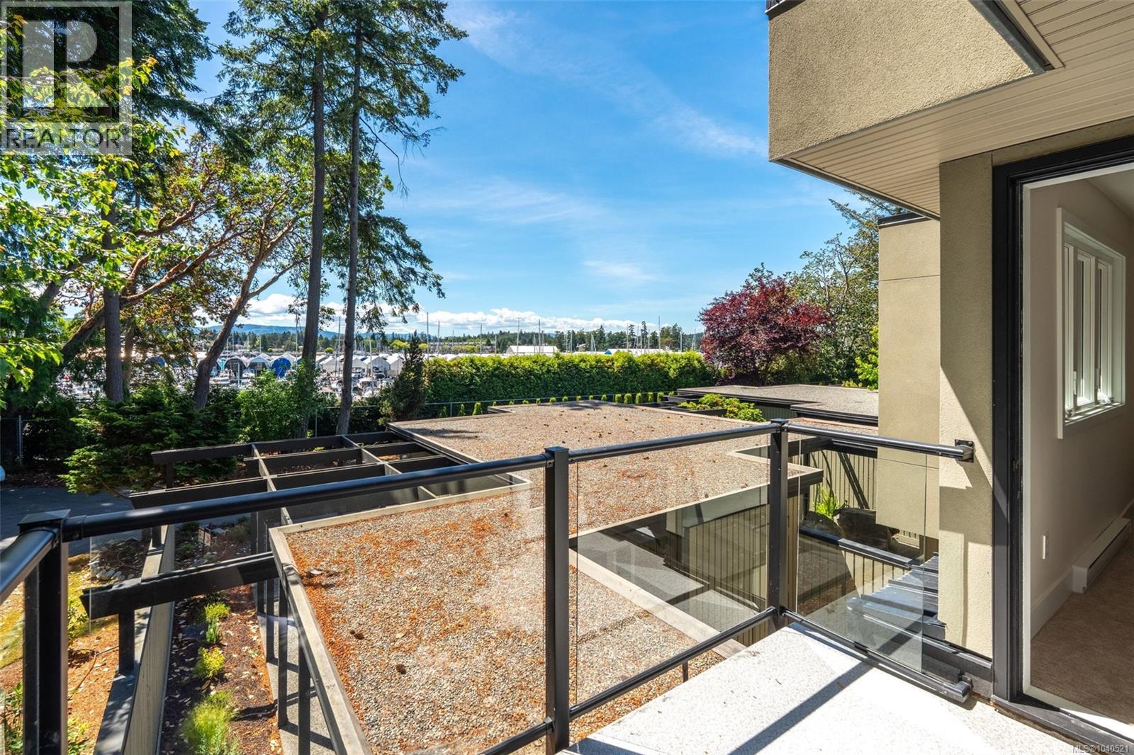 16 2330 Harbour Road, Sidney