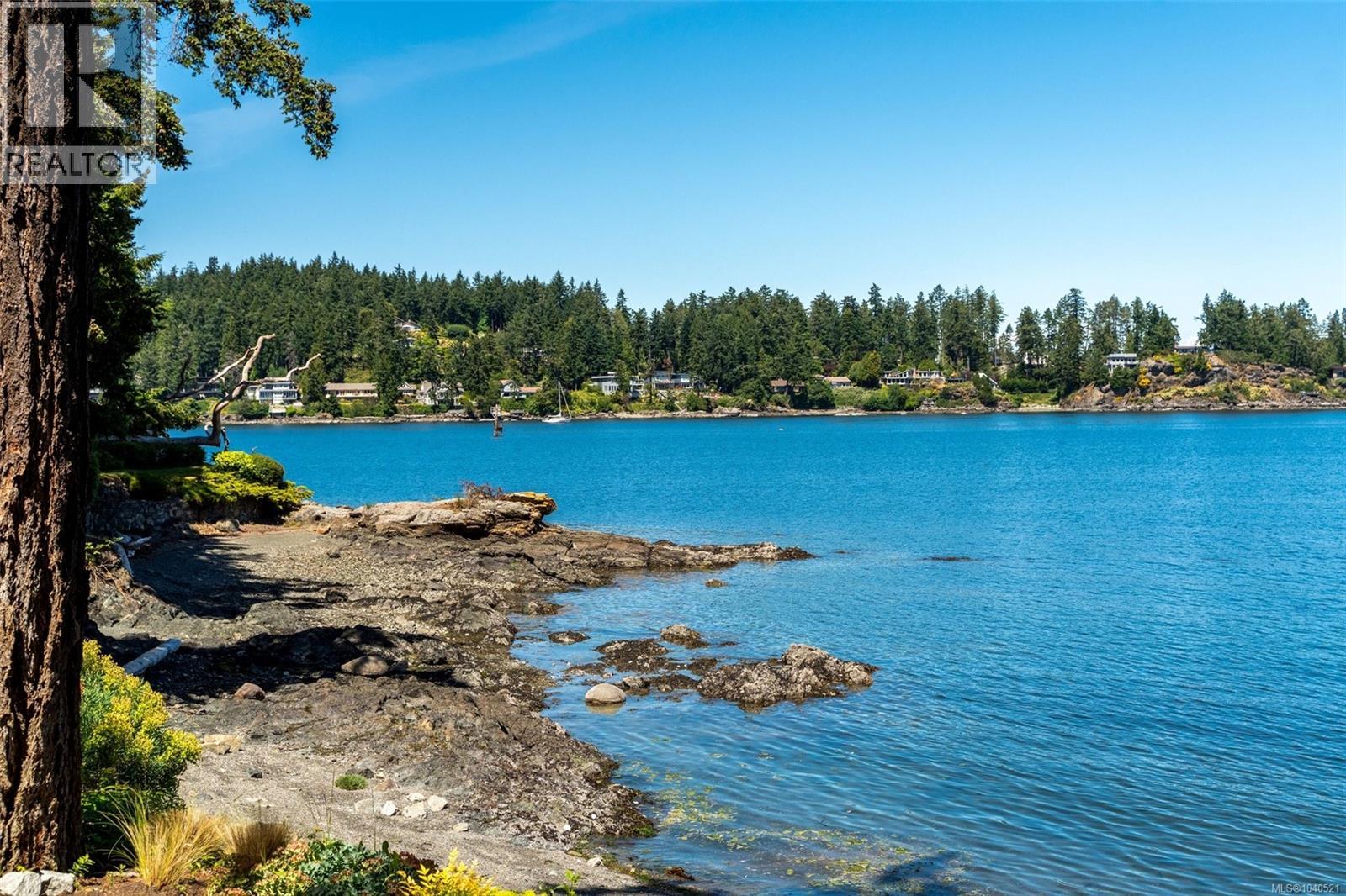 16 2330 Harbour Road, Sidney