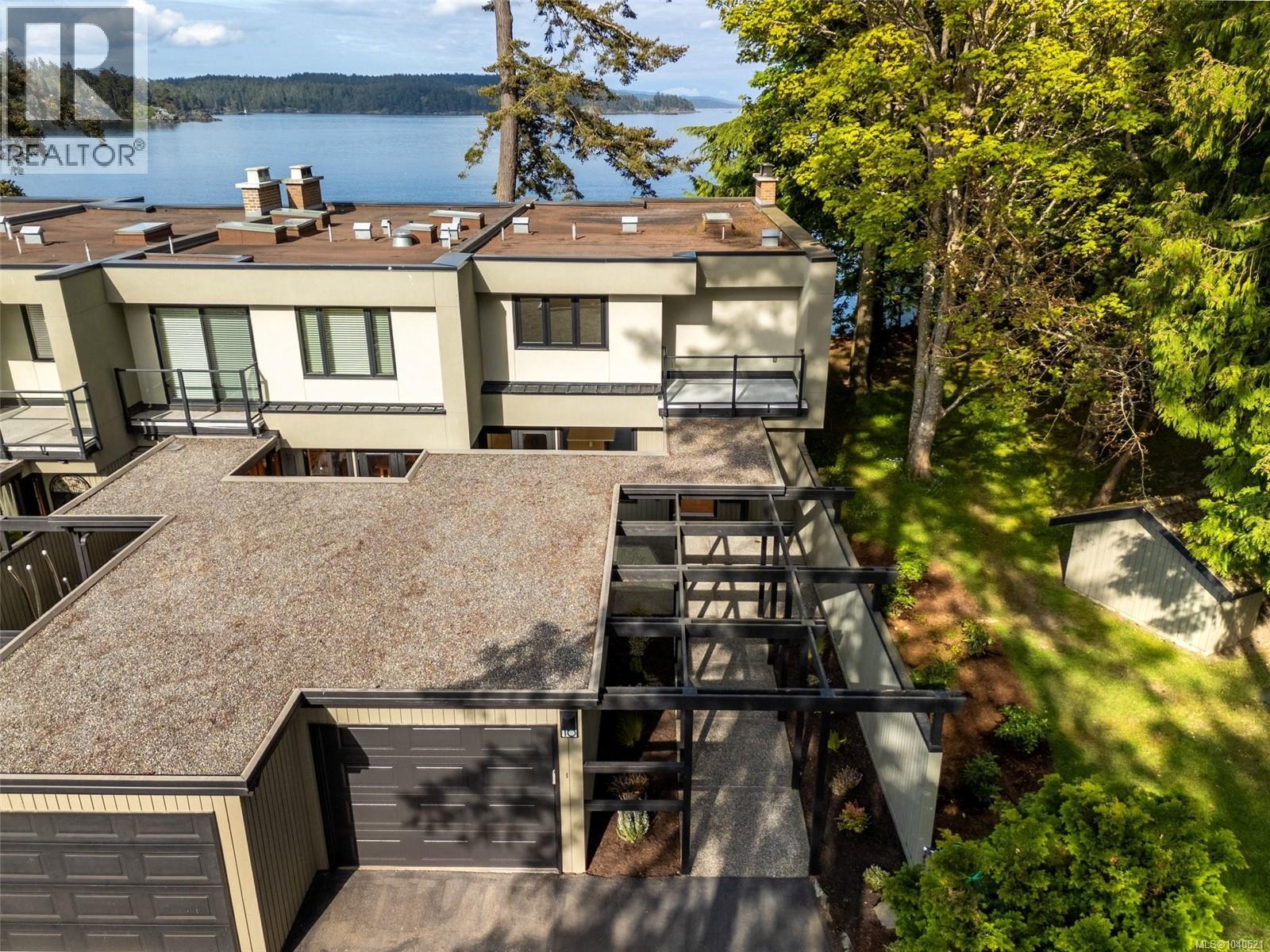 16 2330 Harbour Road, Sidney