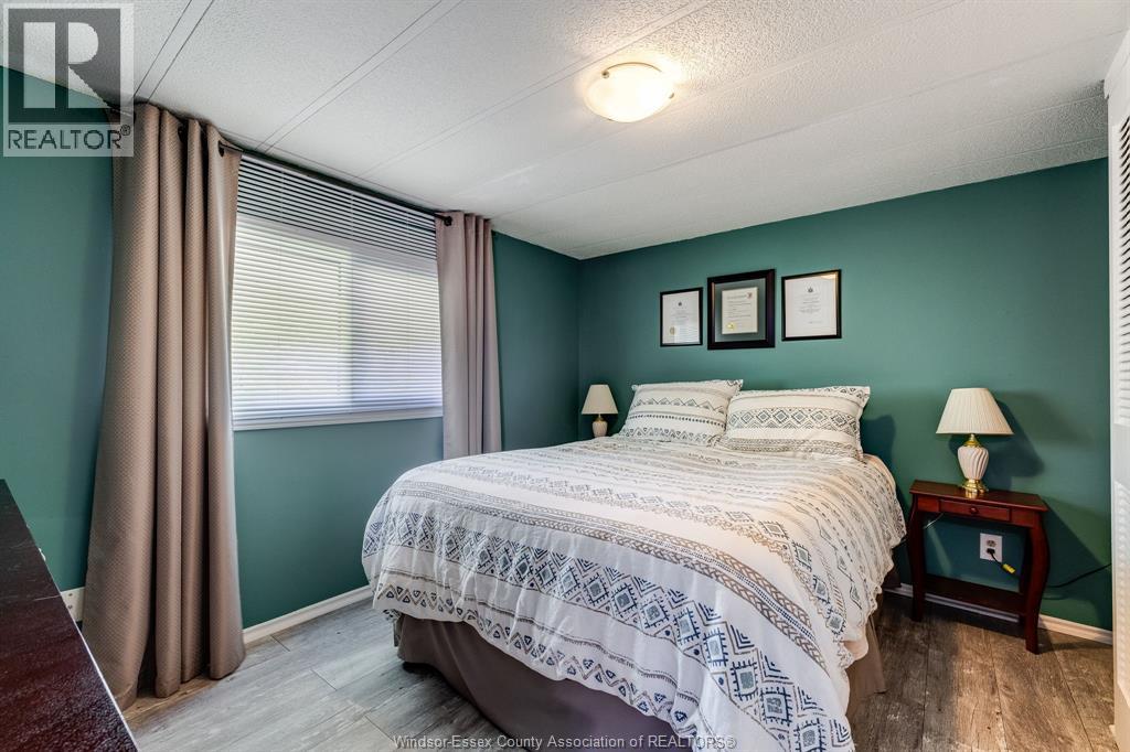 105 Brooks BOULEVARD - 14