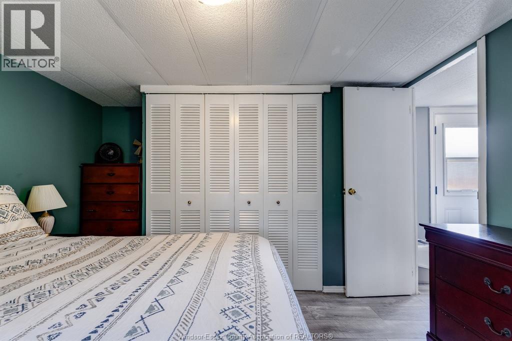 105 Brooks BOULEVARD - 17
