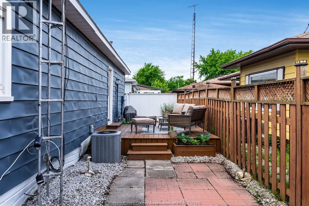 105 Brooks BOULEVARD - 29
