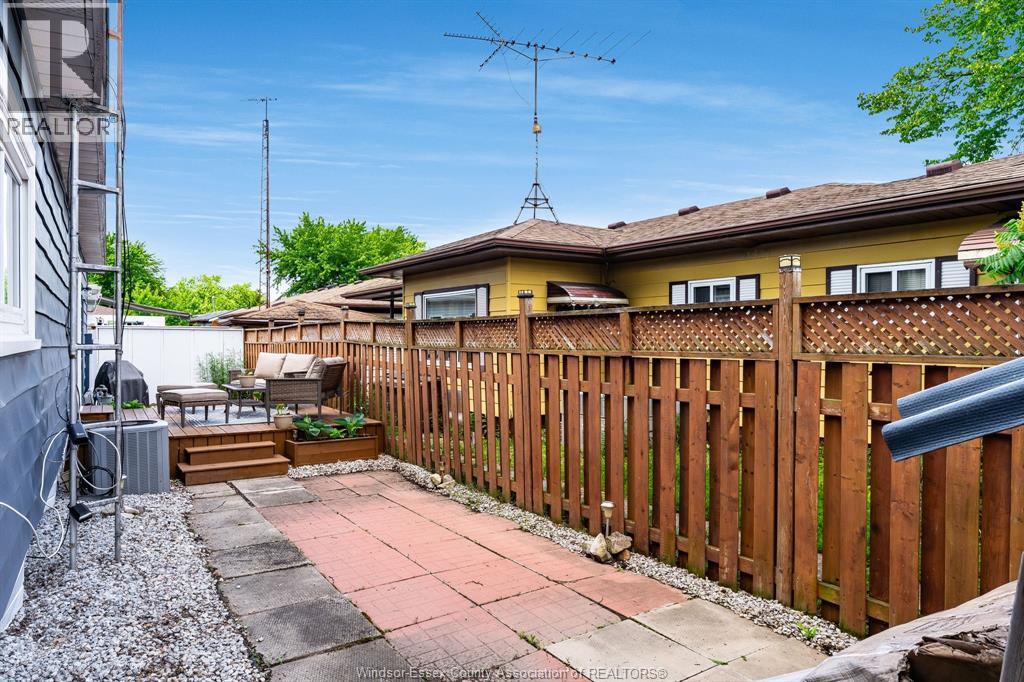 105 Brooks BOULEVARD - 30