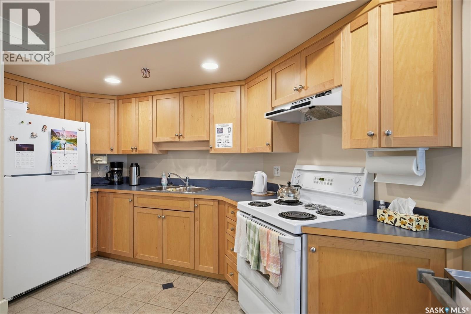 408 1622 ACADIA DRIVE — photo 25