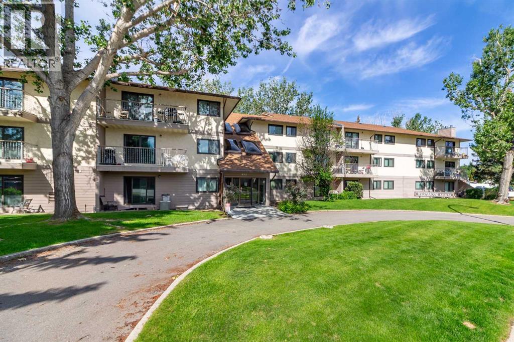 209, 855 Columbia Blvd W - photo 2