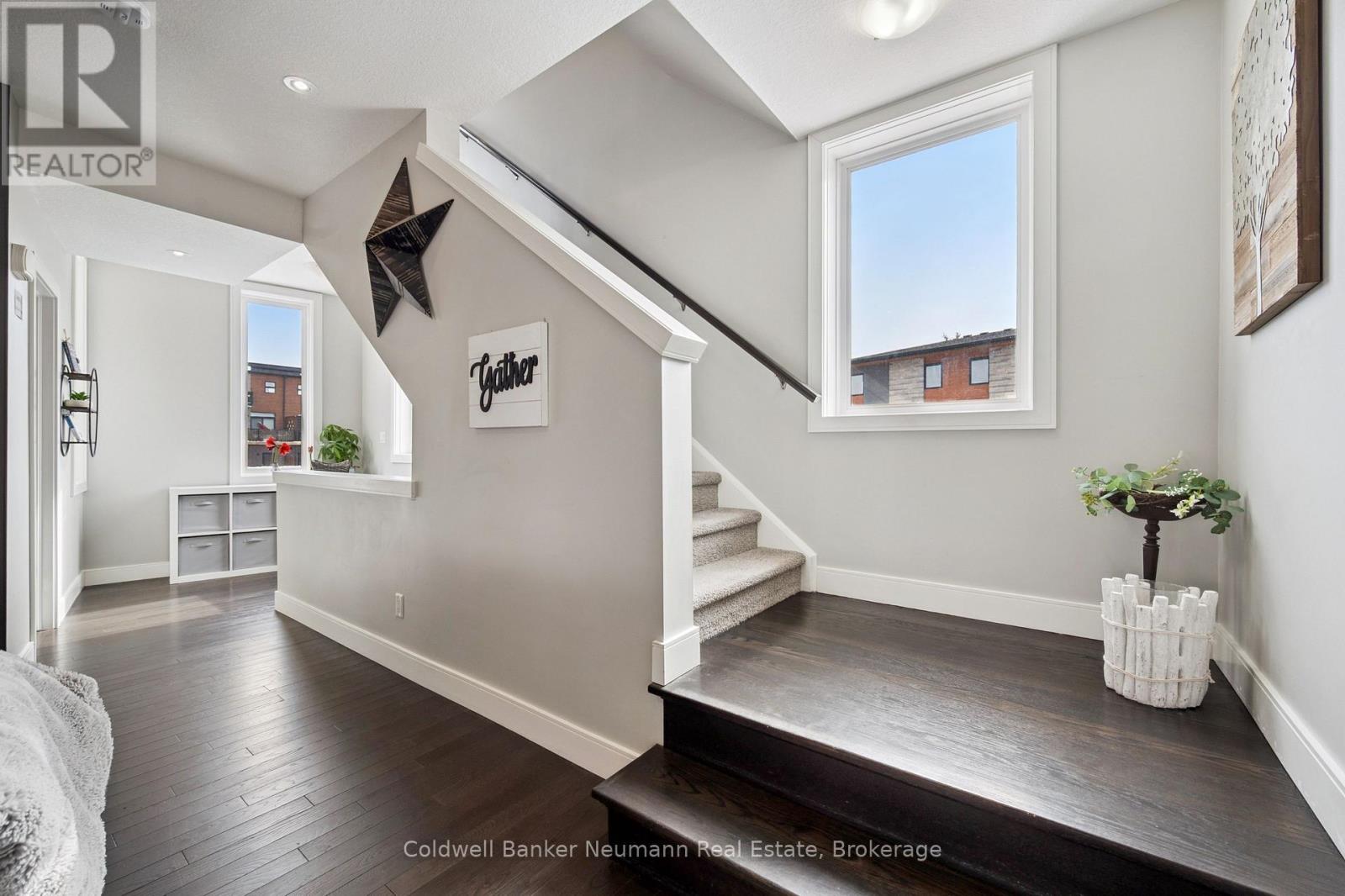 #8 32 ARKELL ROAD - 13