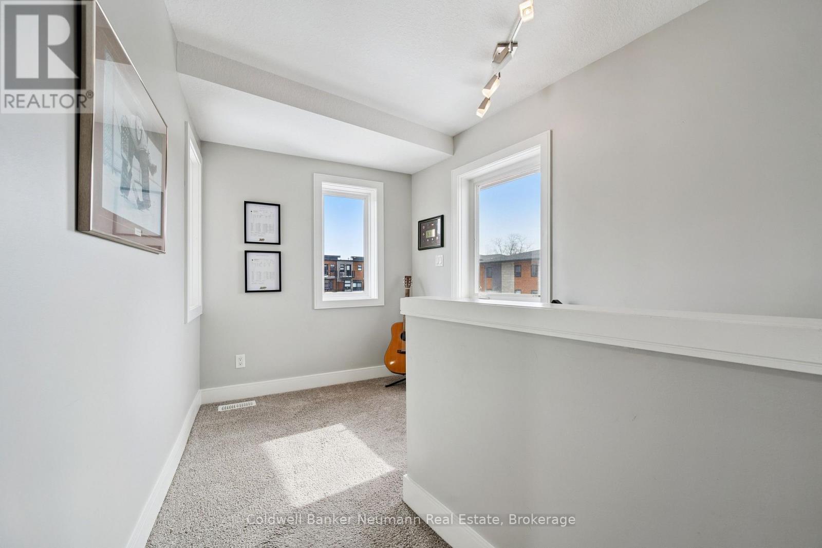 #8 32 ARKELL ROAD - 14