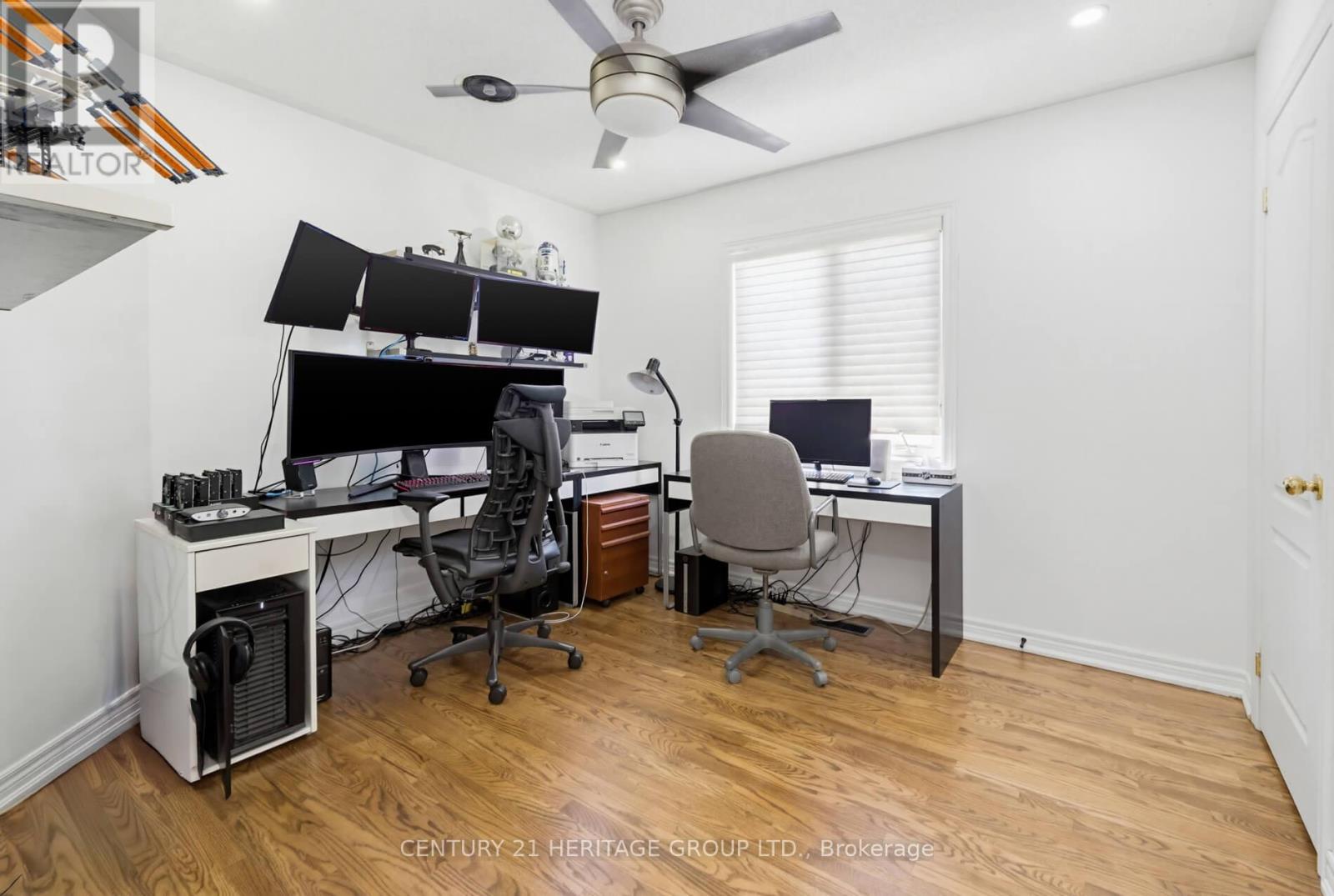 14 GIORDANO WAY - 32