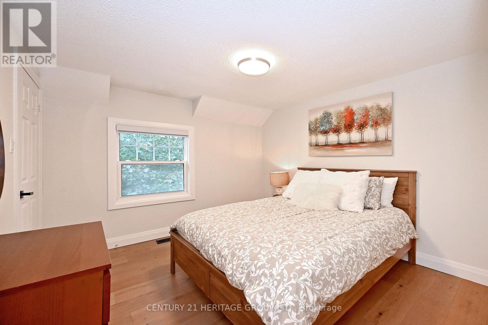 38 GRANT COURT - 20