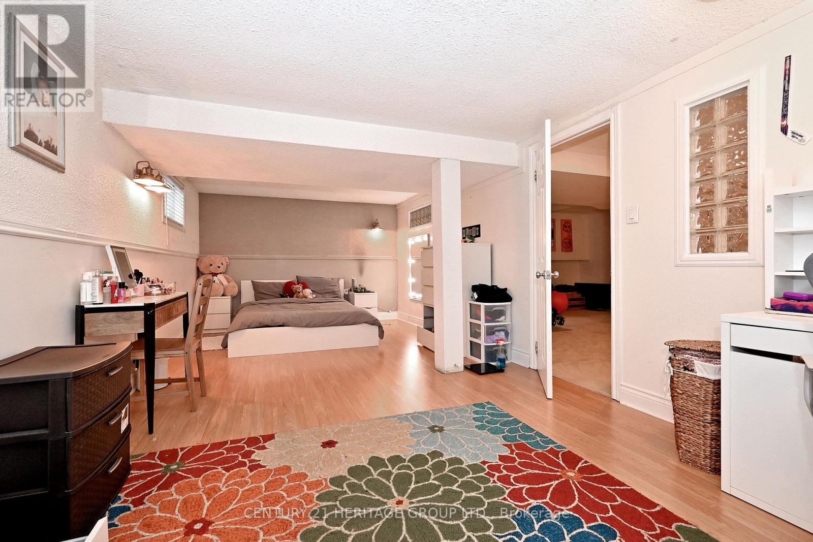 38 GRANT COURT - 24