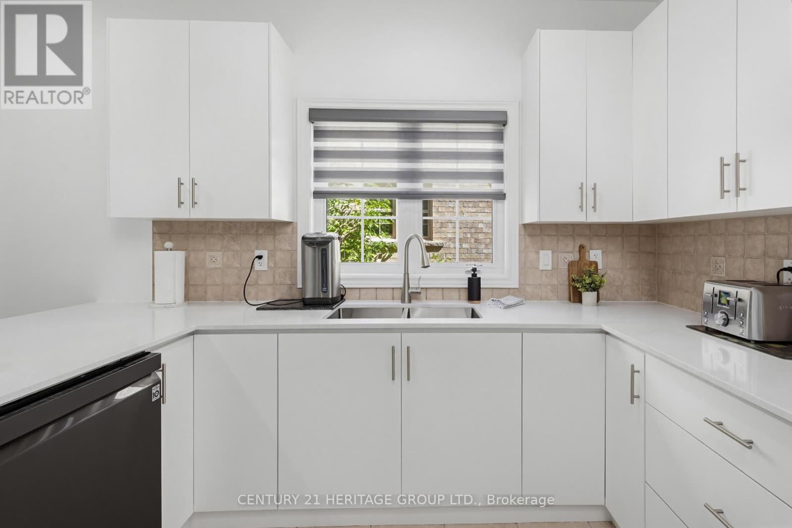 14 GIORDANO WAY - 18