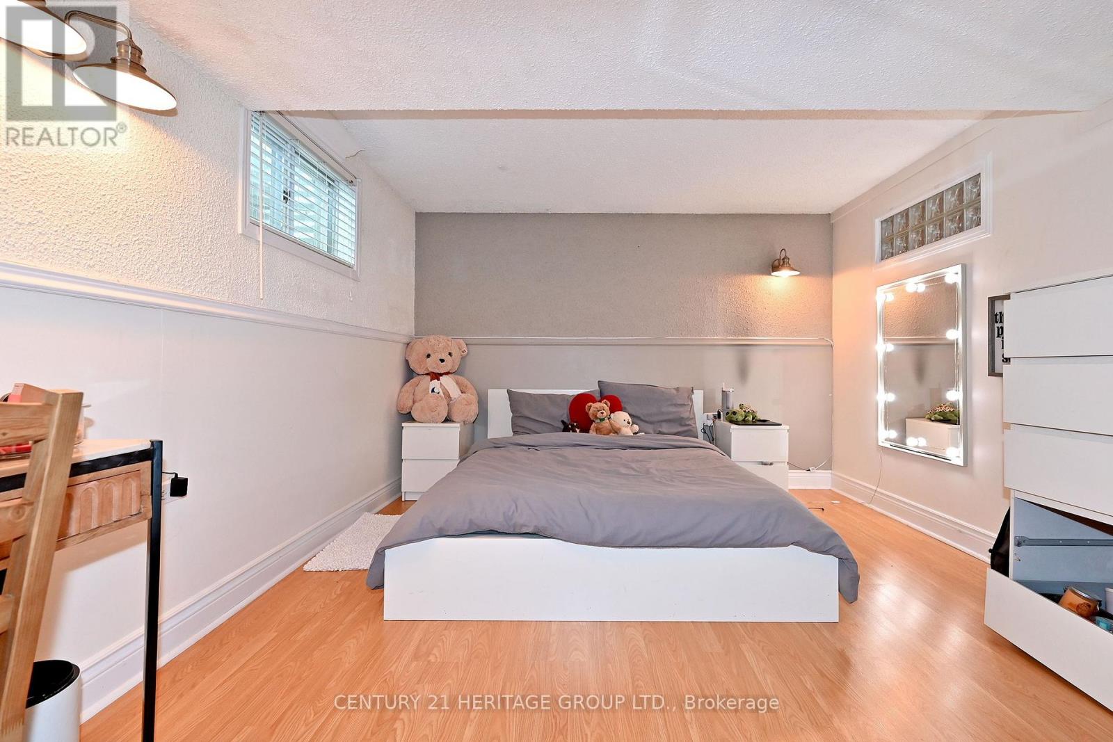 38 GRANT COURT - 25