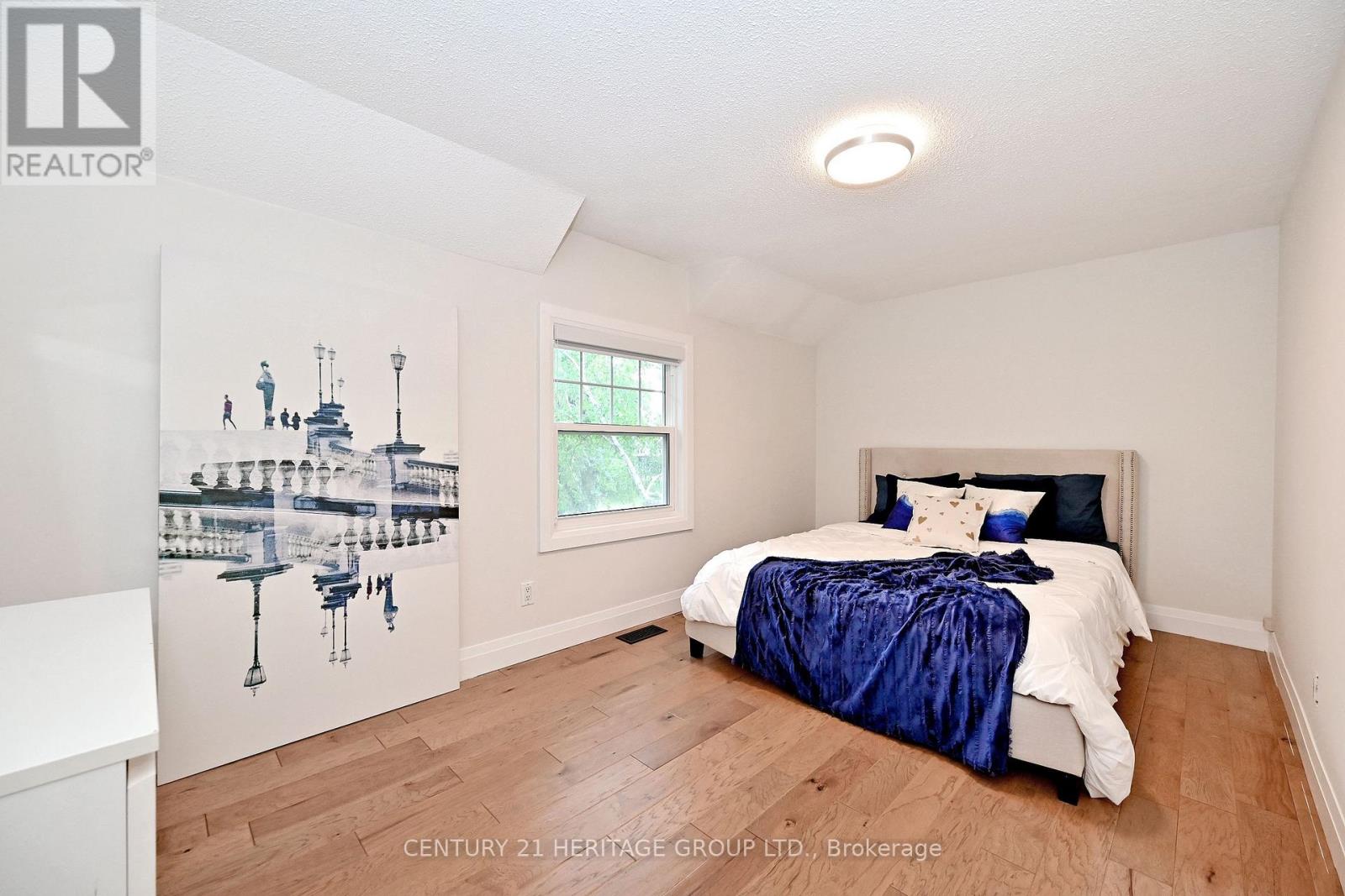 38 GRANT COURT - 19
