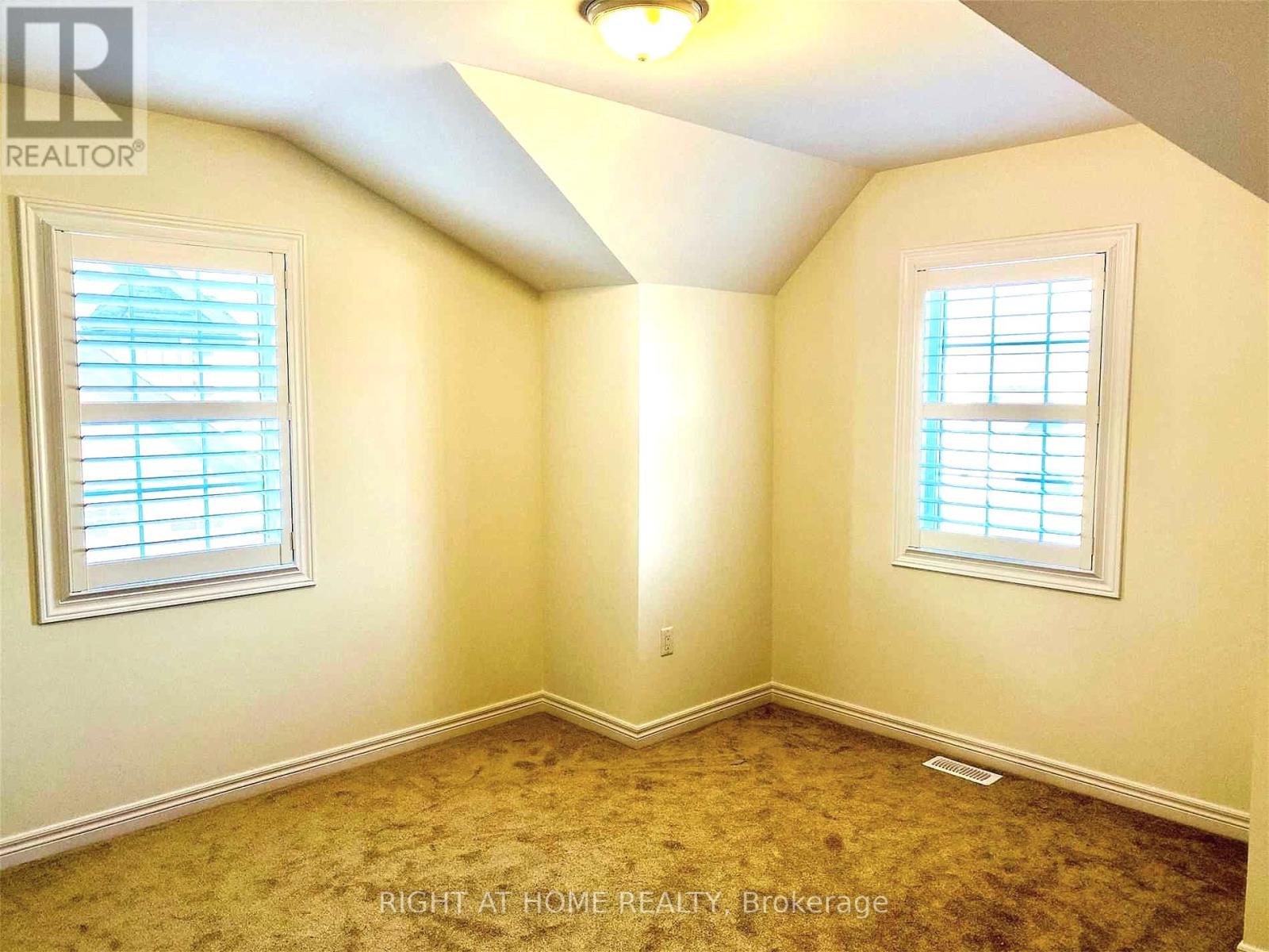 24 SUMMER BREESE DRIVE W - 9
