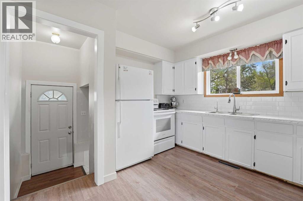 223 20 Street — photo 9