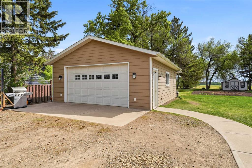 Detached Garage