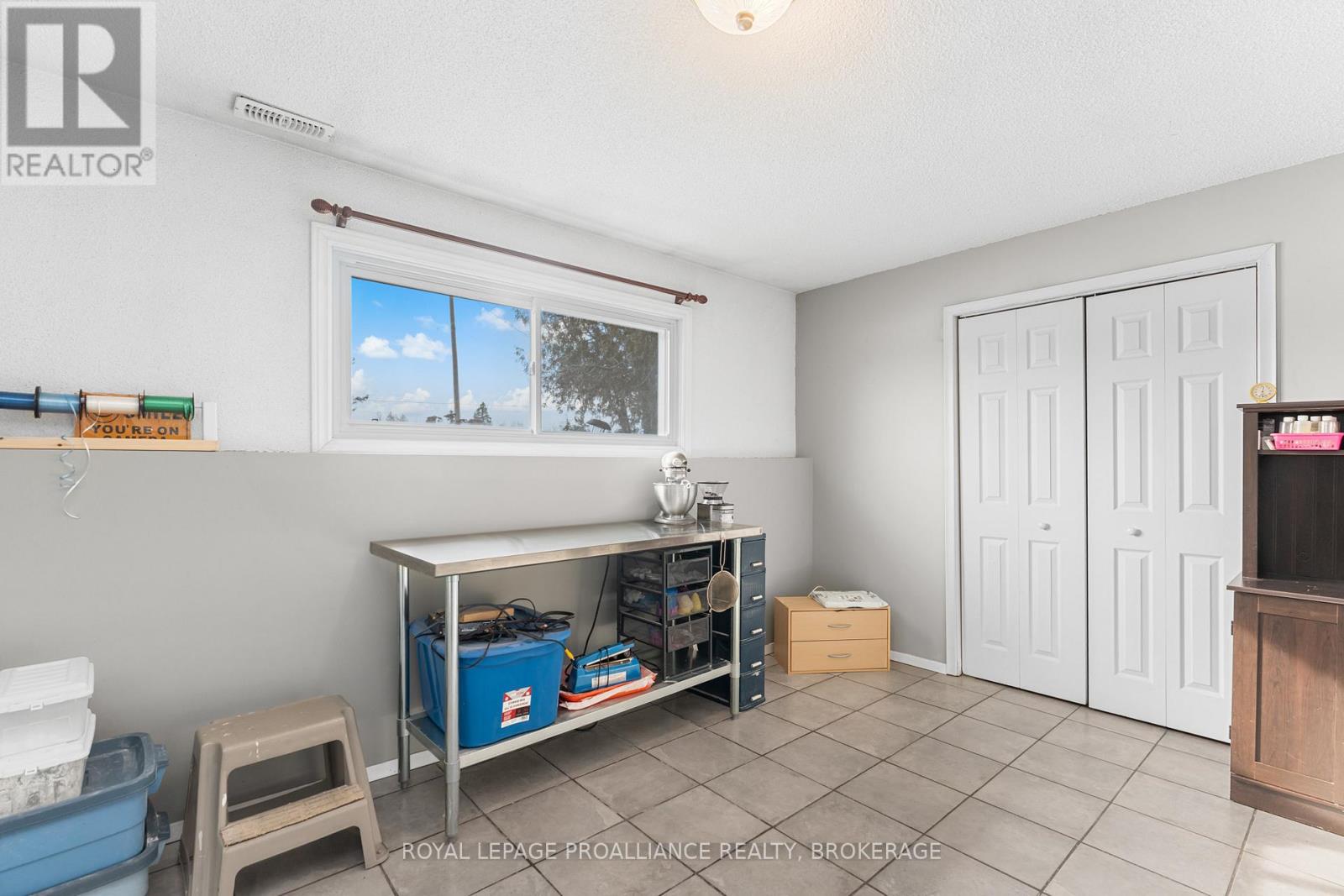 261 SHANE STREET - 34