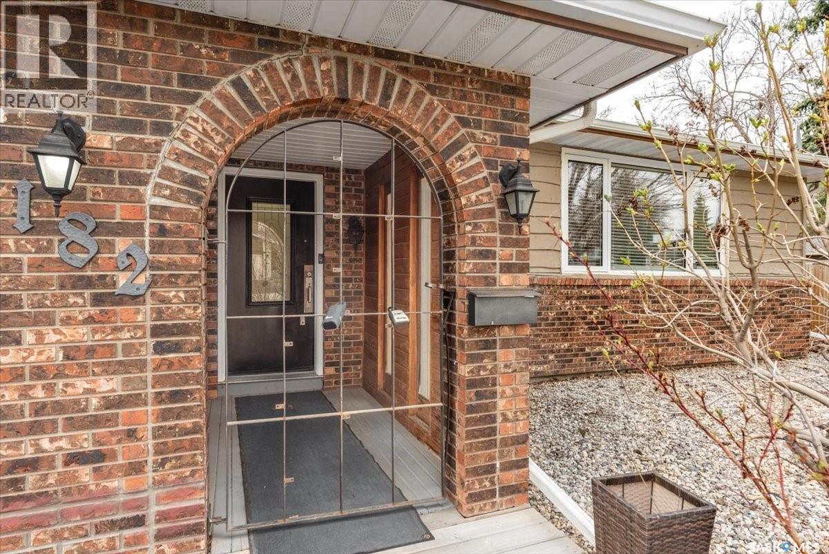 182 Lincoln DRIVE - 33
