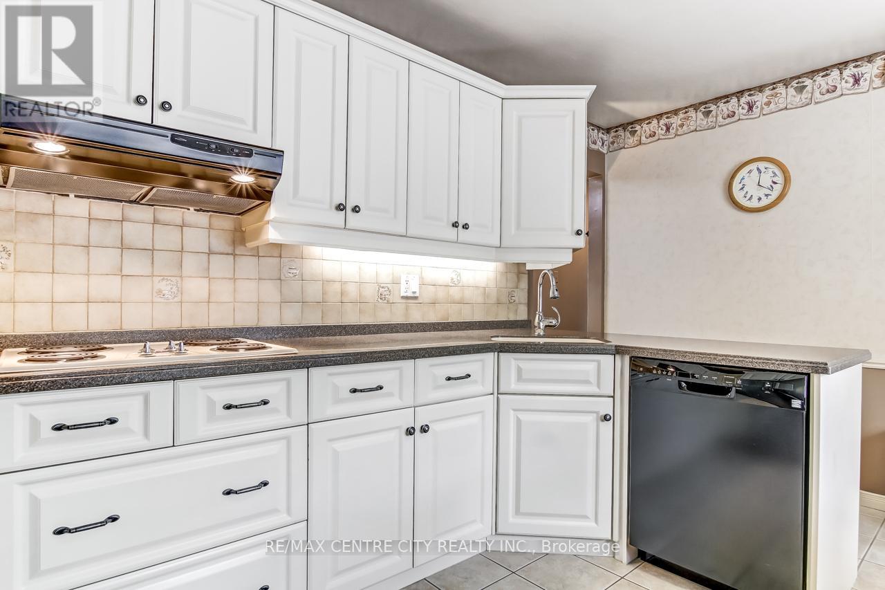 20 HINES CRESCENT - 10