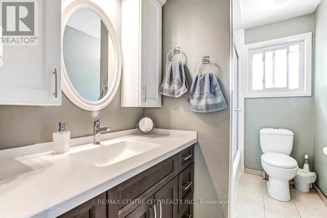 20 HINES CRESCENT - 11