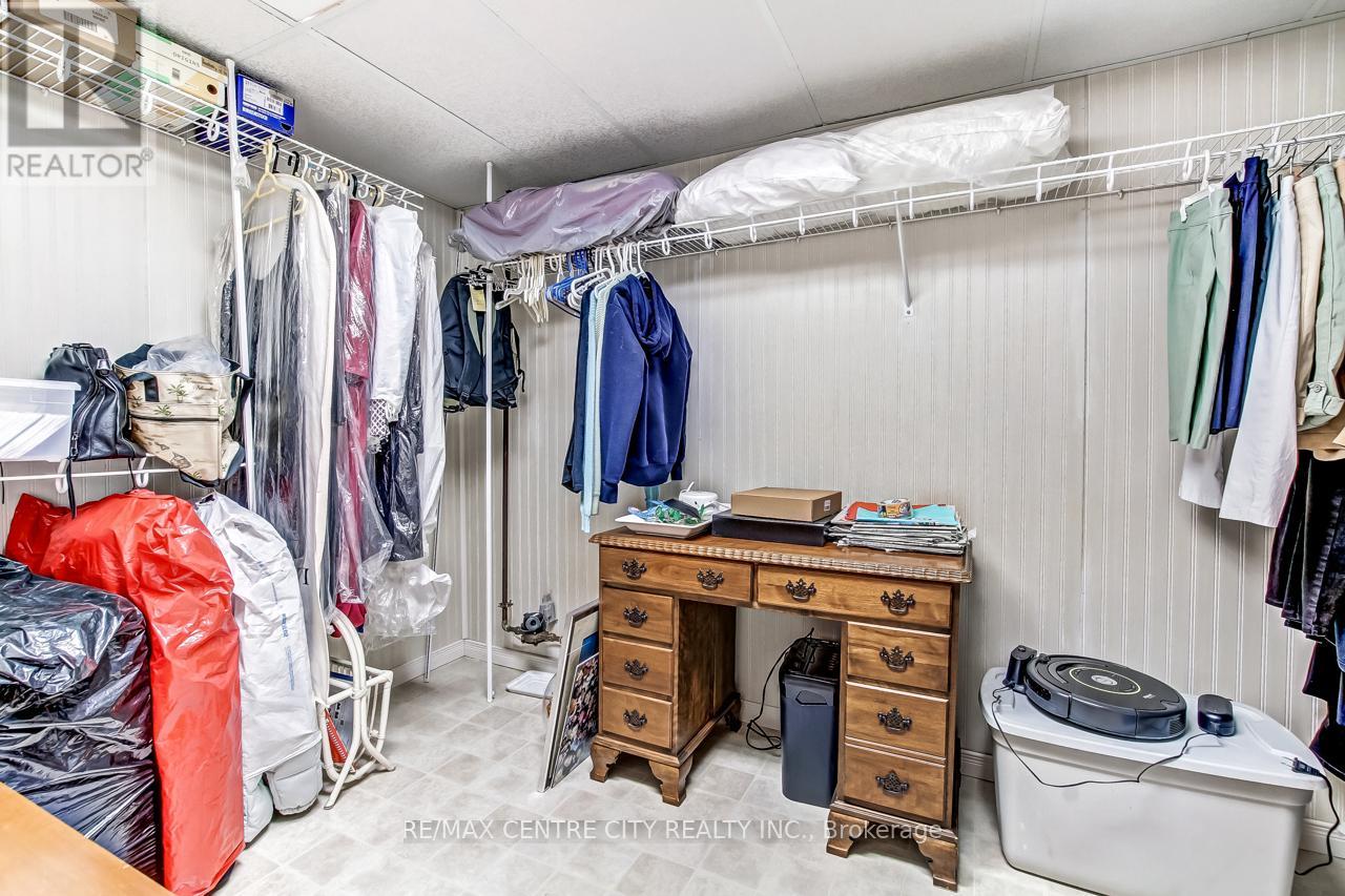 20 HINES CRESCENT - 16