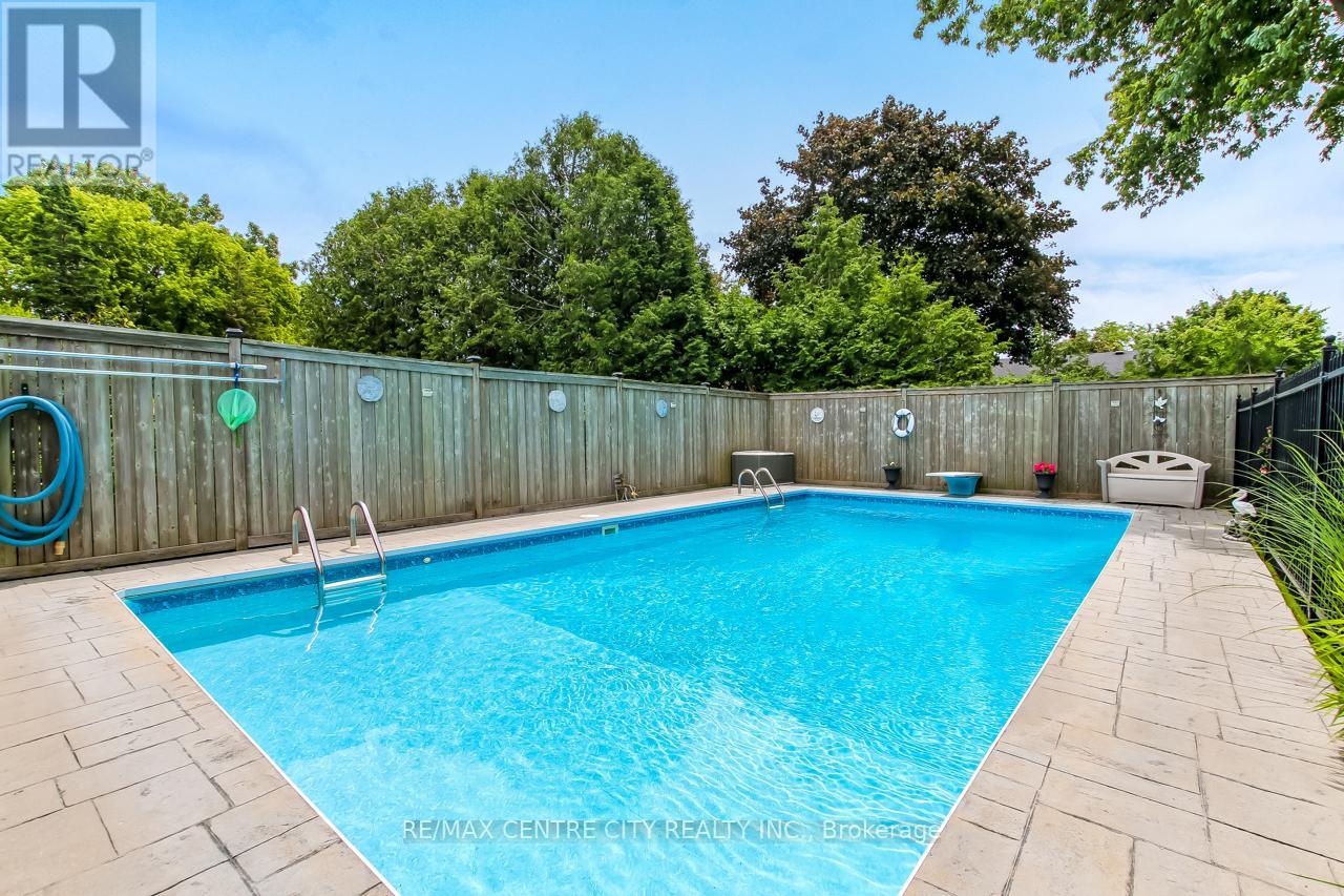 20 HINES CRESCENT - 24
