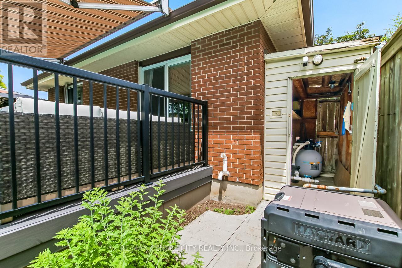 20 HINES CRESCENT - 25