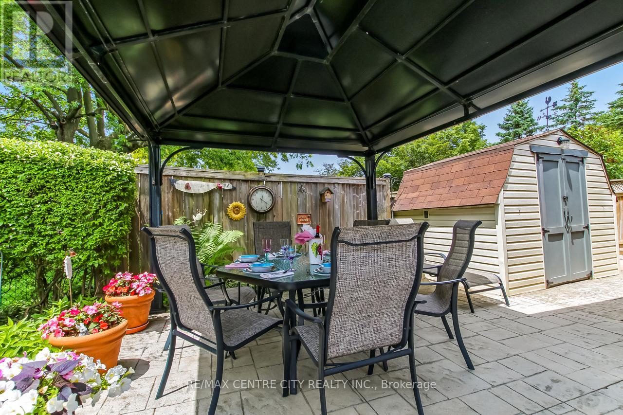 20 HINES CRESCENT - 27