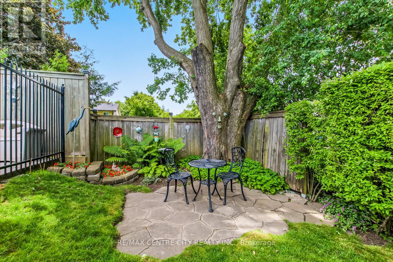 20 HINES CRESCENT - 28