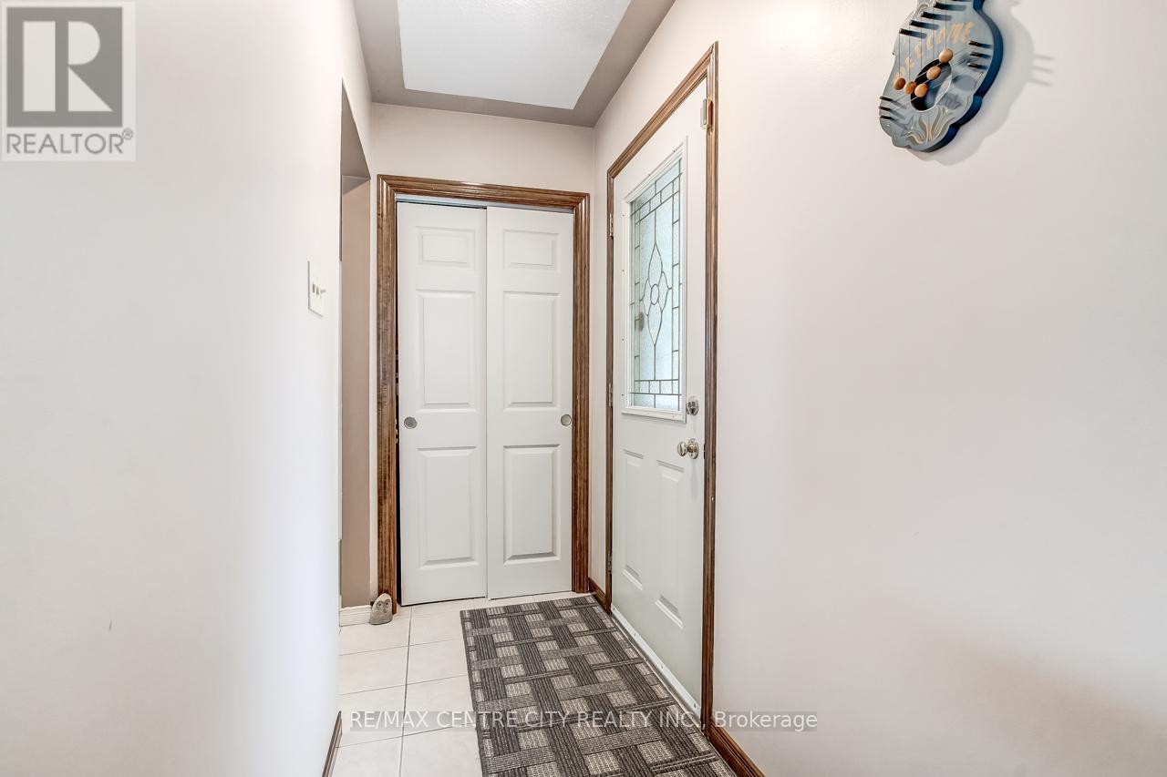 20 HINES CRESCENT - 3