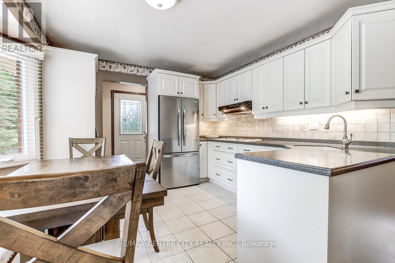 20 HINES CRESCENT - 8