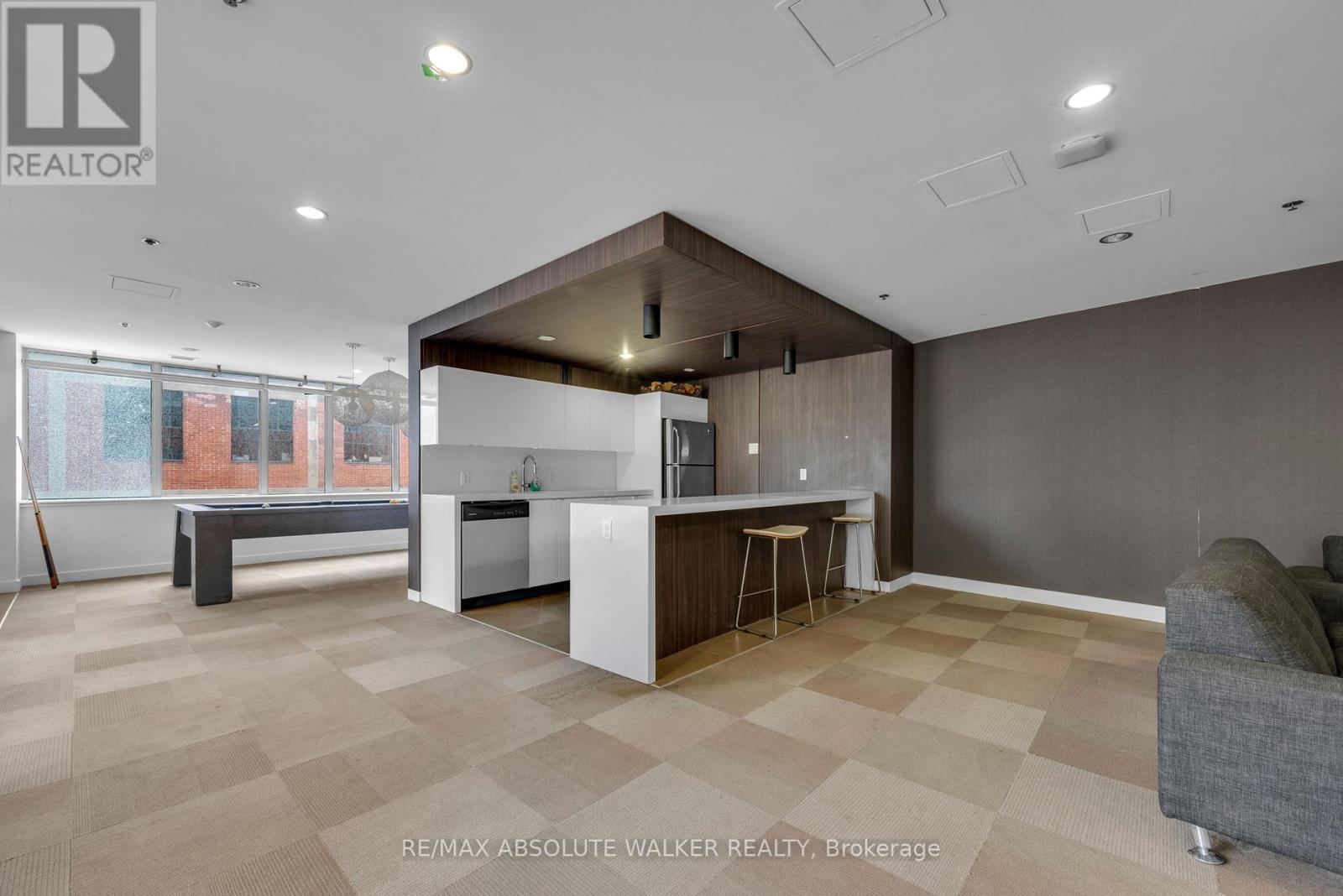 #717 360 MCLEOD STREET - 30
