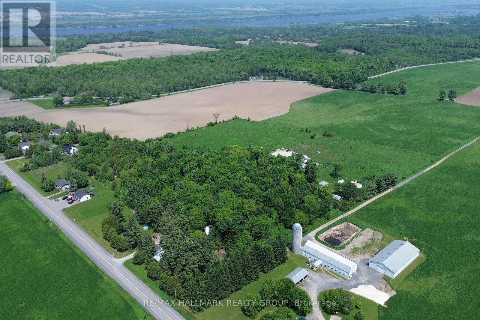1675 DUNNING ROAD - 3