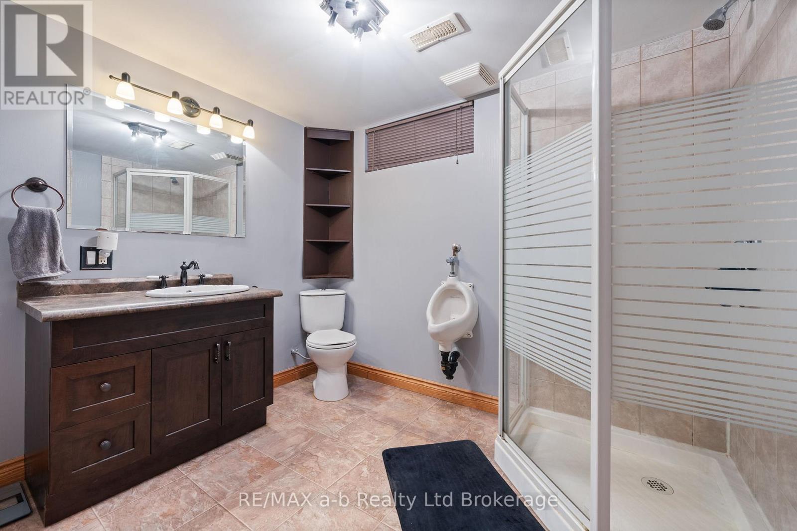 318 BROADWAY STREET - 17