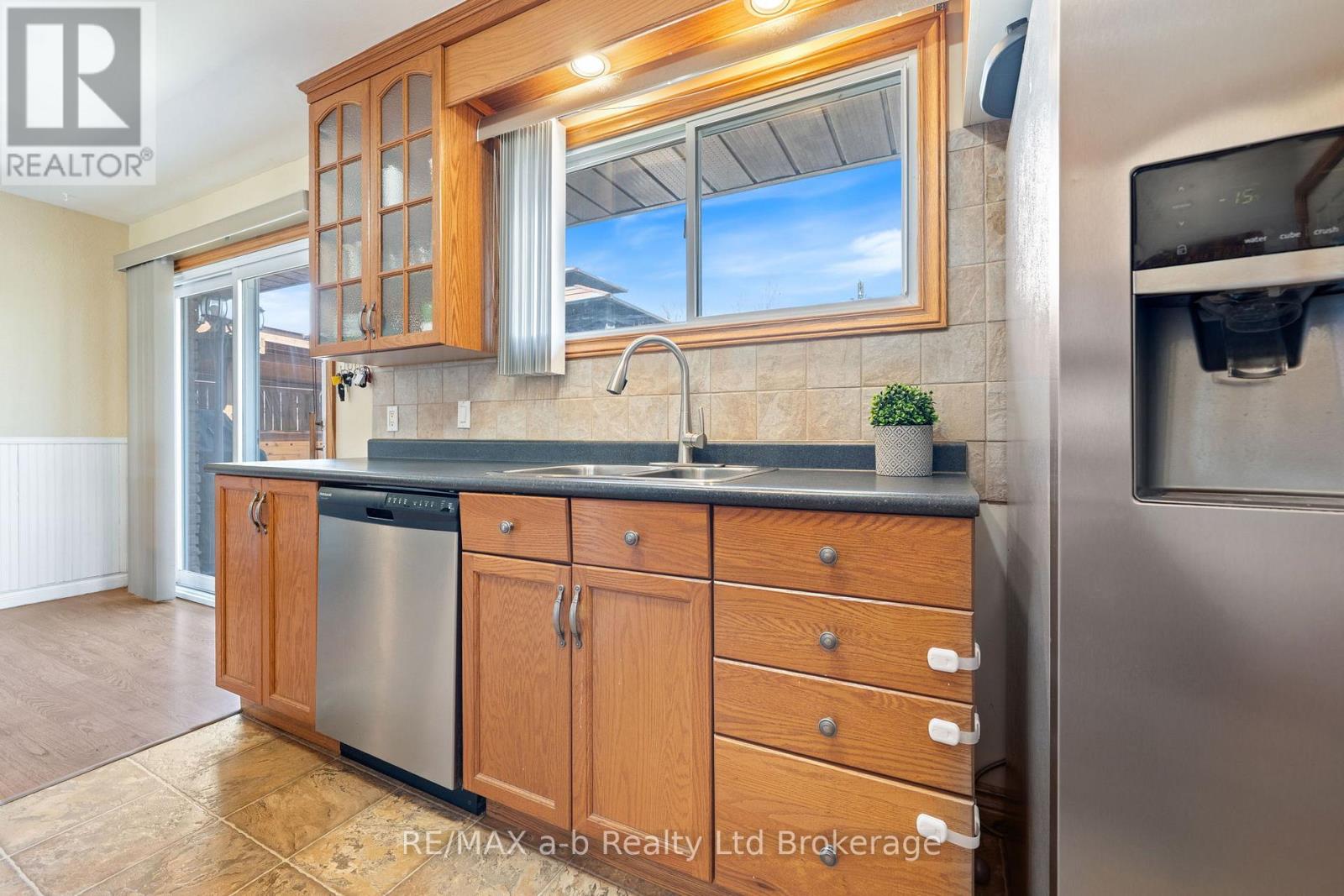 318 BROADWAY STREET - 5