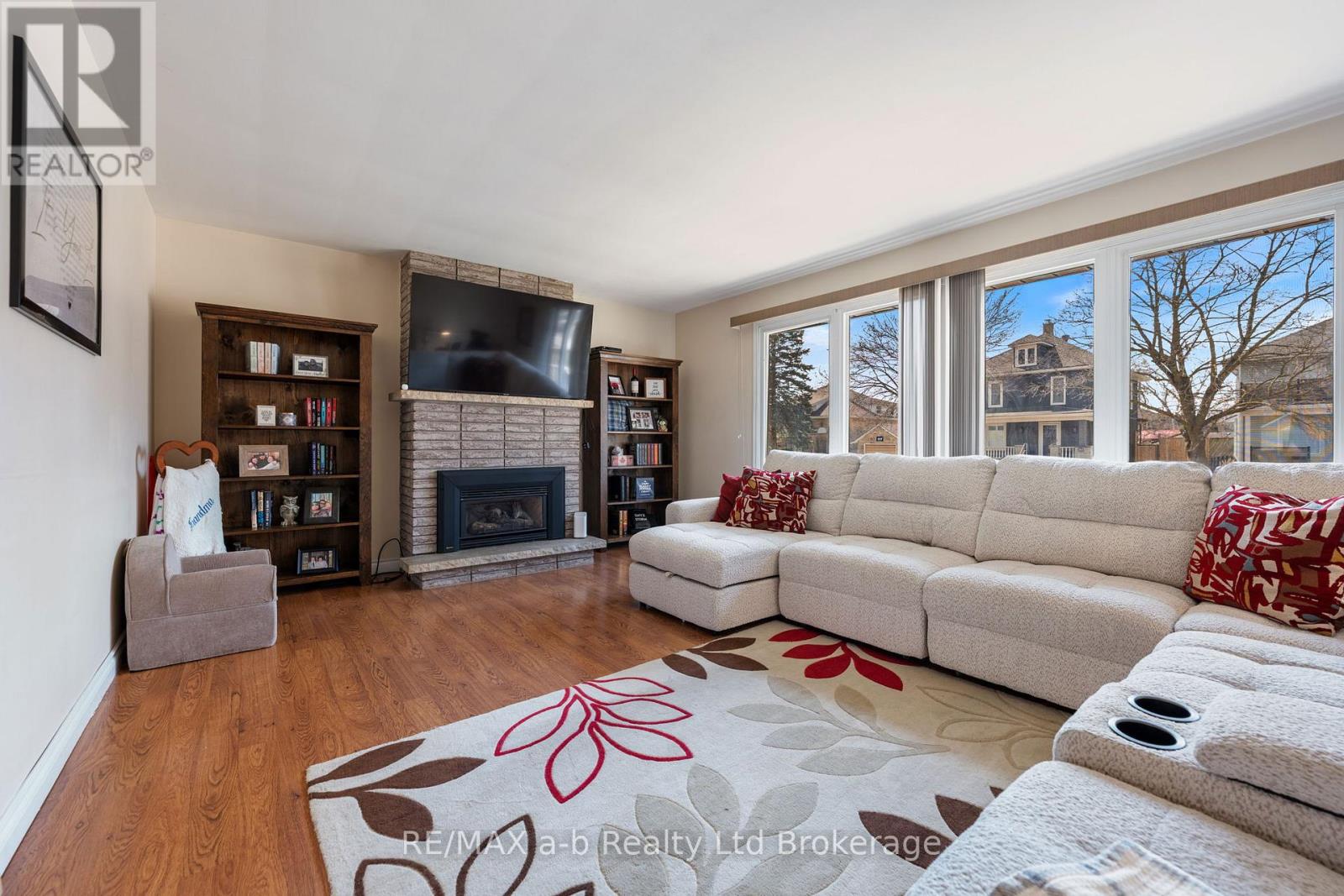 318 BROADWAY STREET - 8