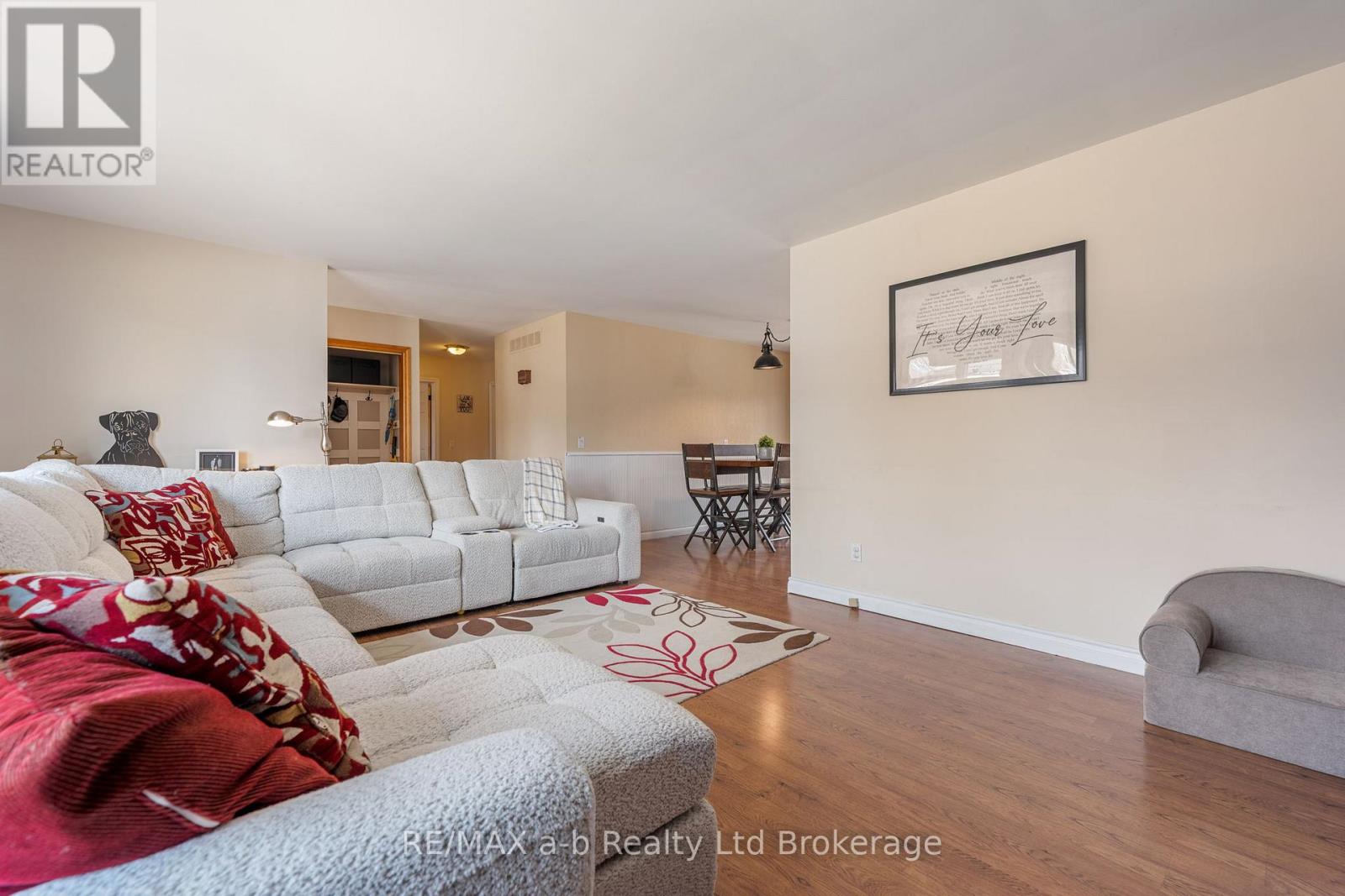 318 BROADWAY STREET - 9