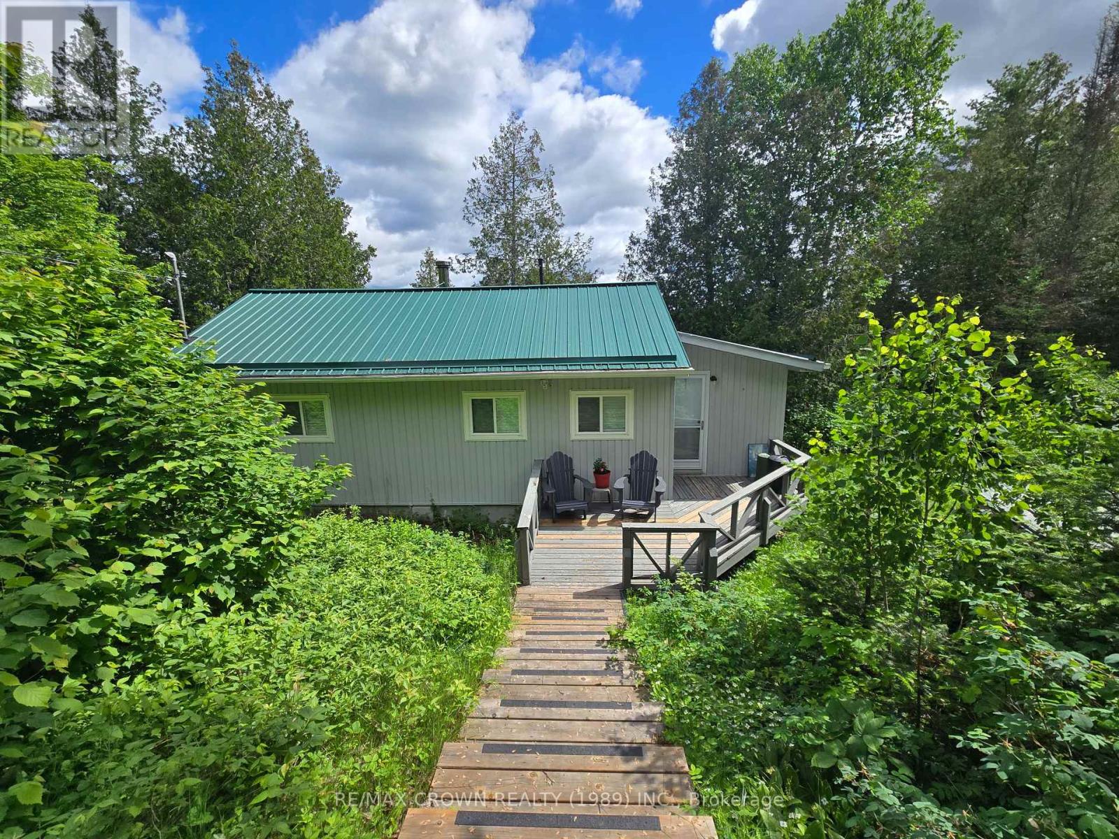 127 WHITE PINE ROAD - 2
